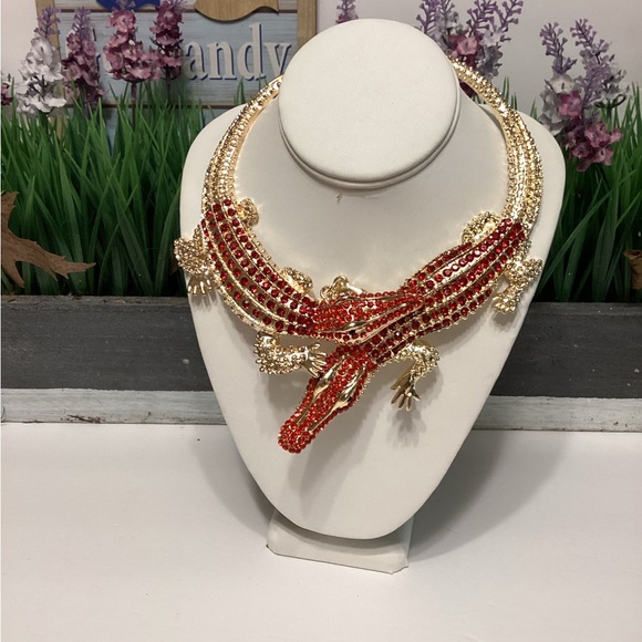 RED CROC NECKLACE - Picture 5 of 10